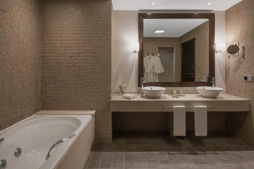SUITE STANDARD Room, DoubleTree by Hilton La Torre Golf Resort & Spa, Costa Blanca