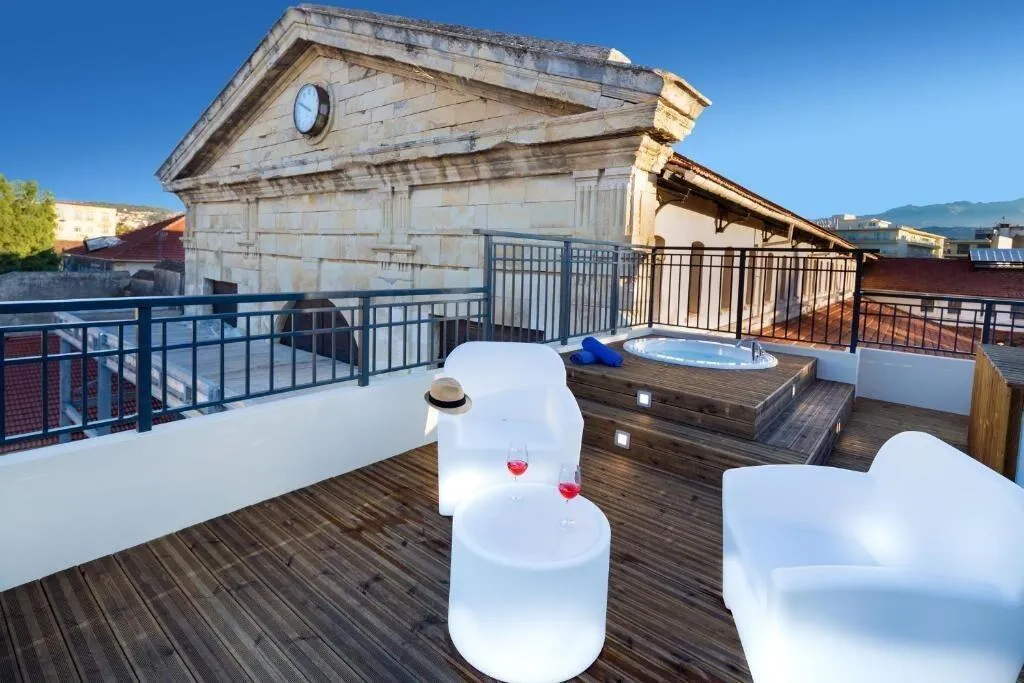 Room, Querini Luxury Suites, Crete
