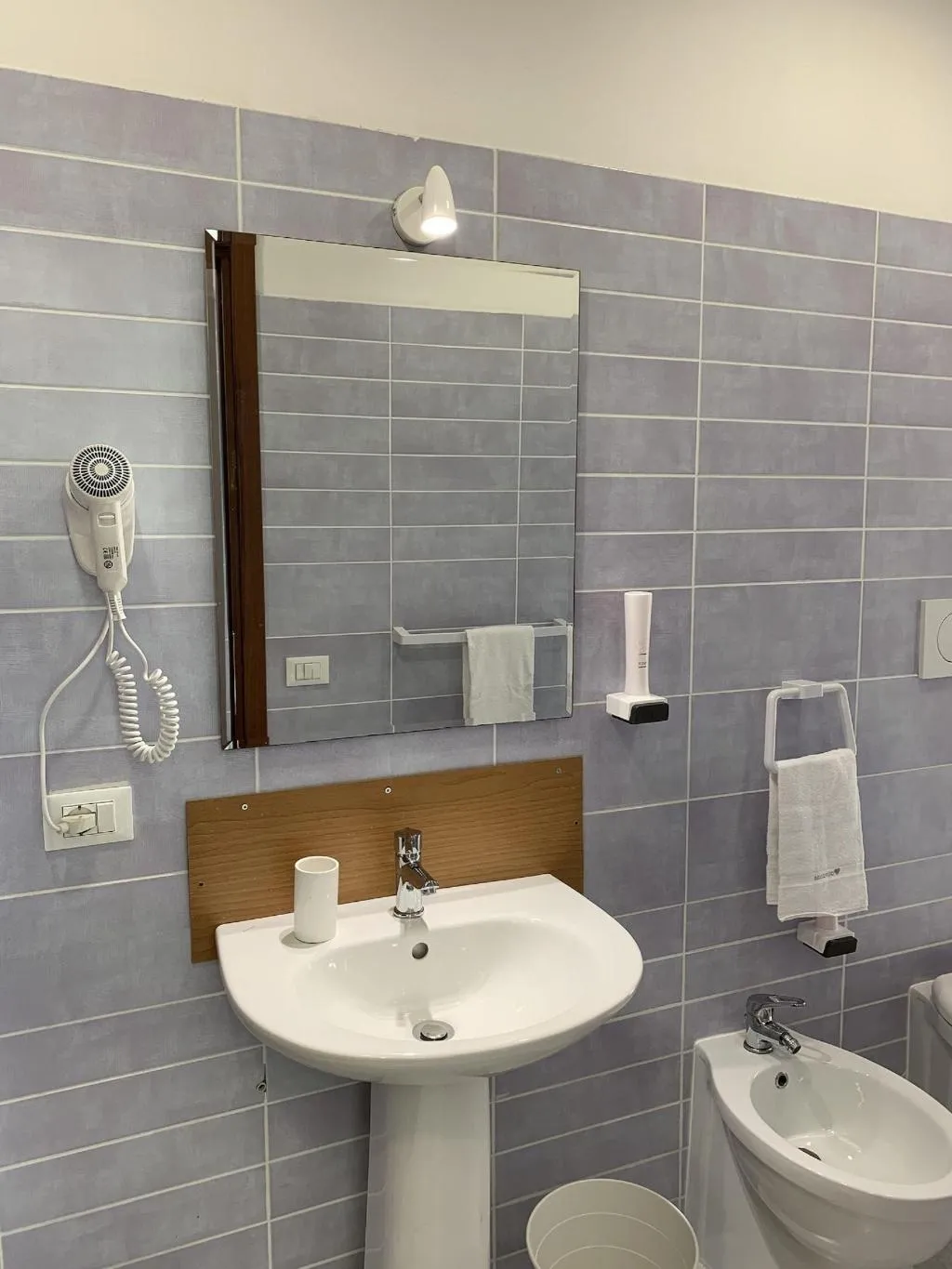 Room, Piazza Istria - Gh B&B, Rome