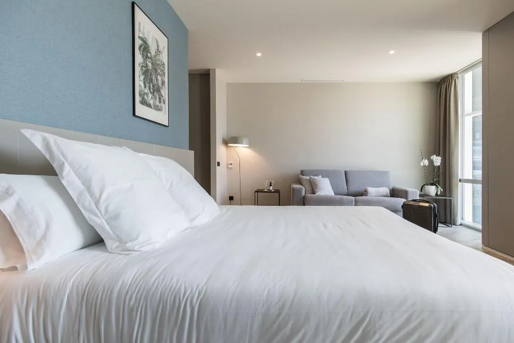 Room, Sleep & Fly, Barcelona