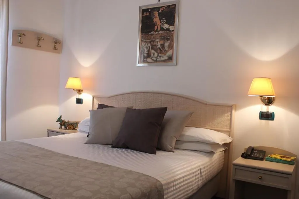 TRIPLE STANDARD Room, Hotel Miramare, Naples