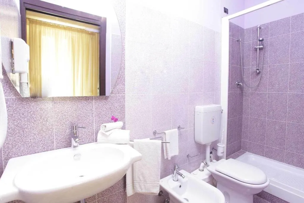 Room, Albergo Maccotta, Palermo