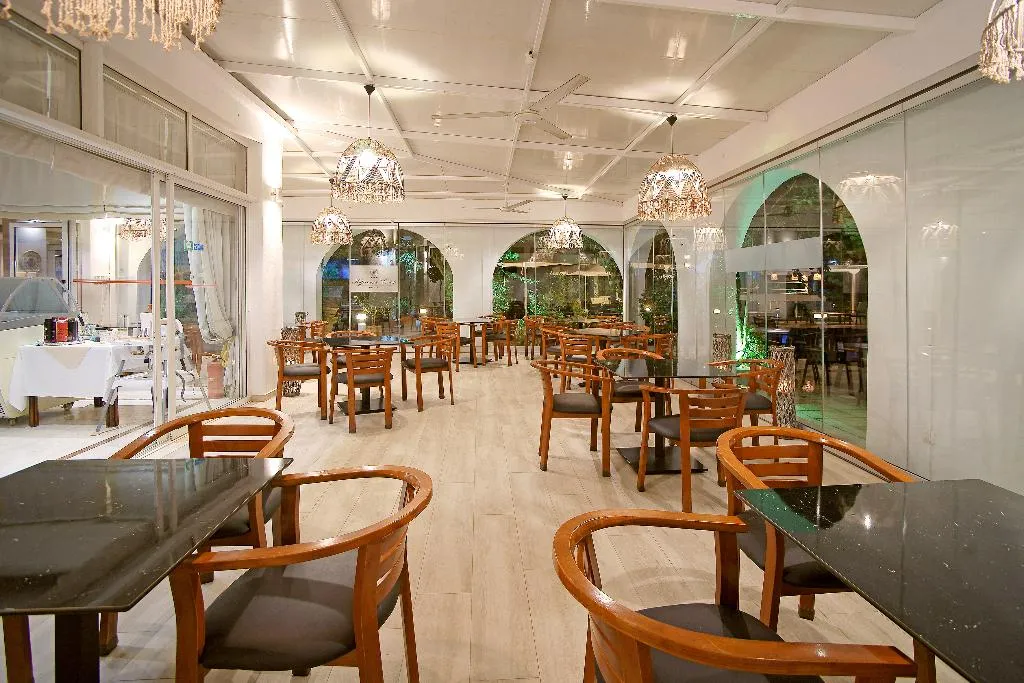 Restaurant, Kyparissia Beach, Athens