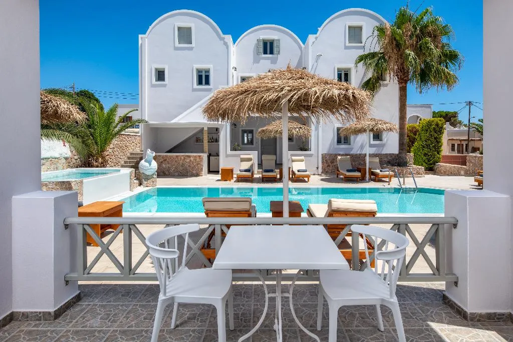 Double or Twin POOL VIEW Room, Kalya Suites, Santorini