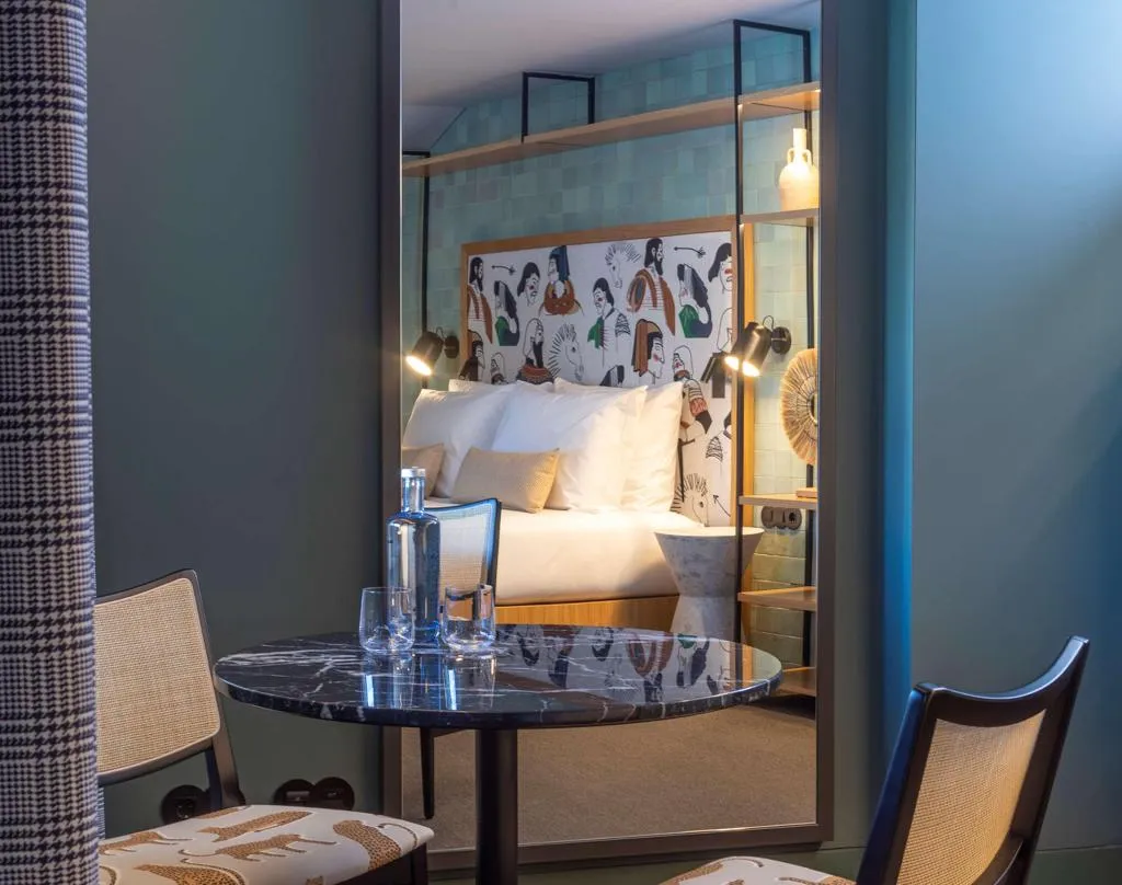 JUNIOR SUITE KING SIZE BED Room, Se Catedral Hotel Porto, Tapestry Collection by Hi, Porto