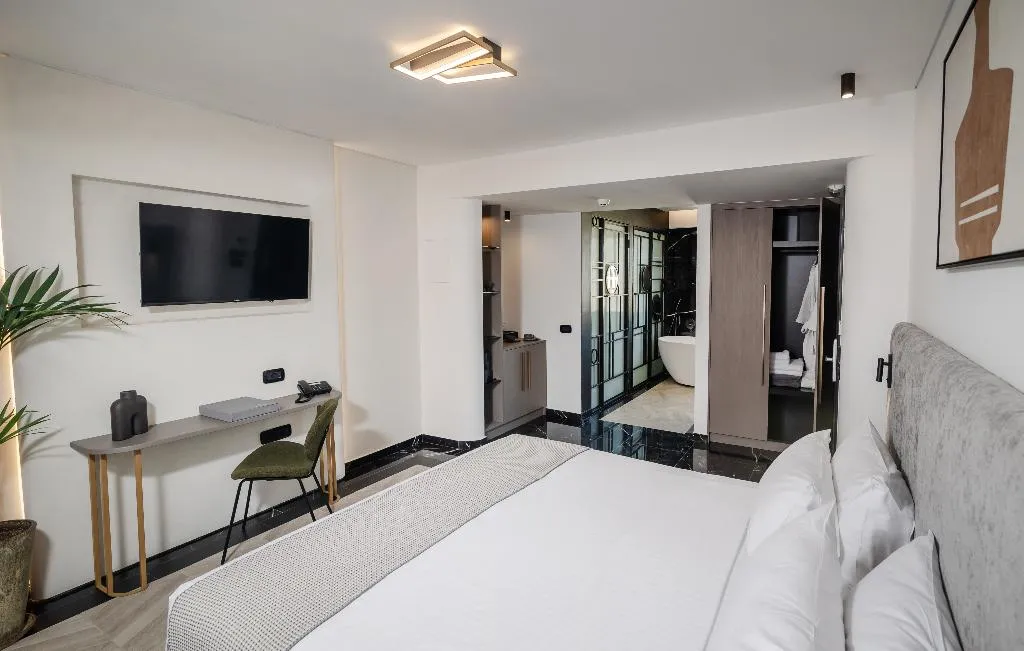 SUITE WITH JACUZZI Room, Esse Athens, Athens