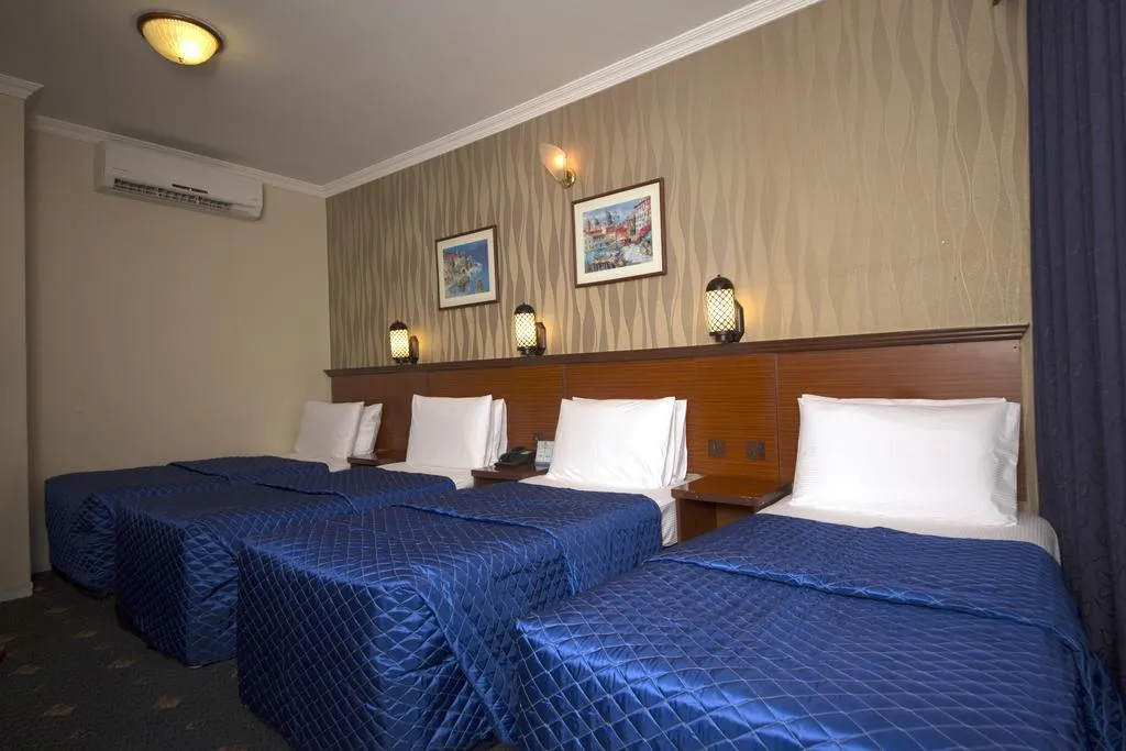 FAMILY ROOM CAPACITY 4 Room, Mount Royal Hotel, Dubai