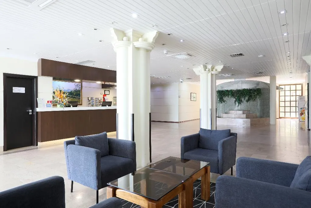 Lobby, D. Luis - Coimbra, Porto