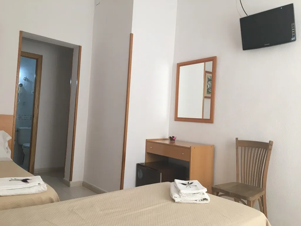 Room, Hostal Residencia Lido, Madrid