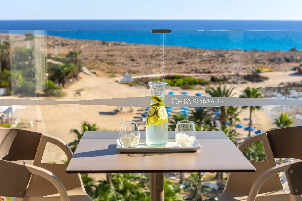 TWIN SEA FRONT Room, Chrysomare Beach Hotel & Resort, Cyprus
