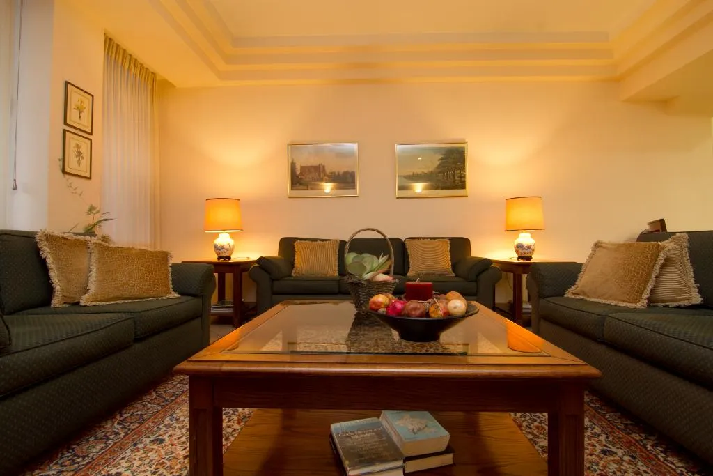 Lobby, Green Hill, Athens