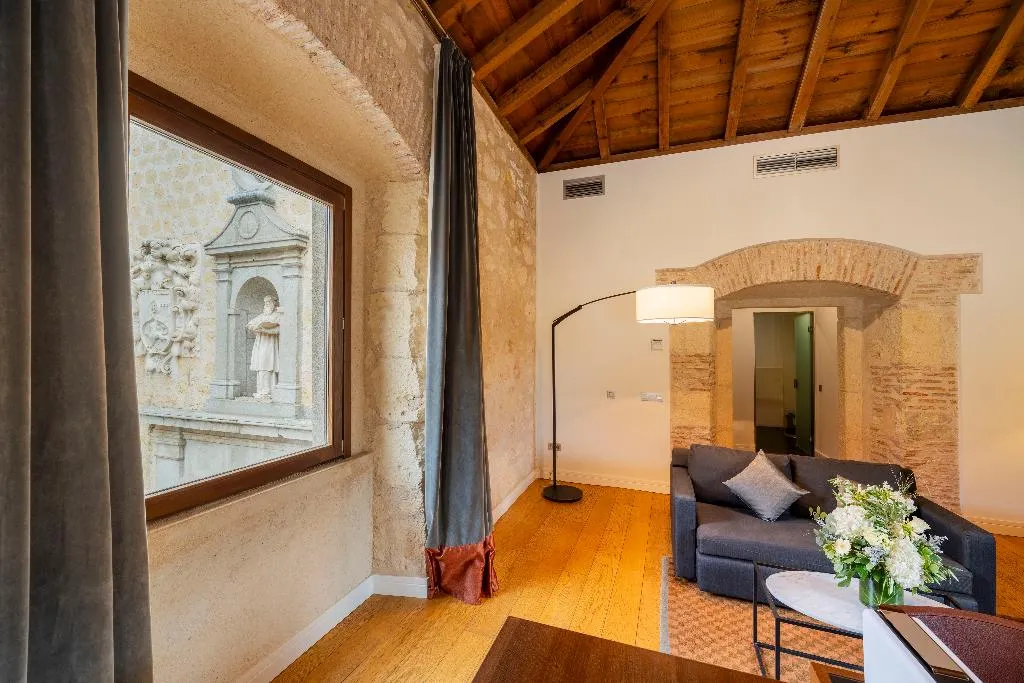 JUNIOR SUITE STANDARD Room, Áurea Convento Capuchinos by Eurostars Hotel, Madrid