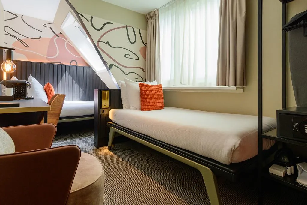 TWIN STANDARD Room, Huygens Place, Amsterdam