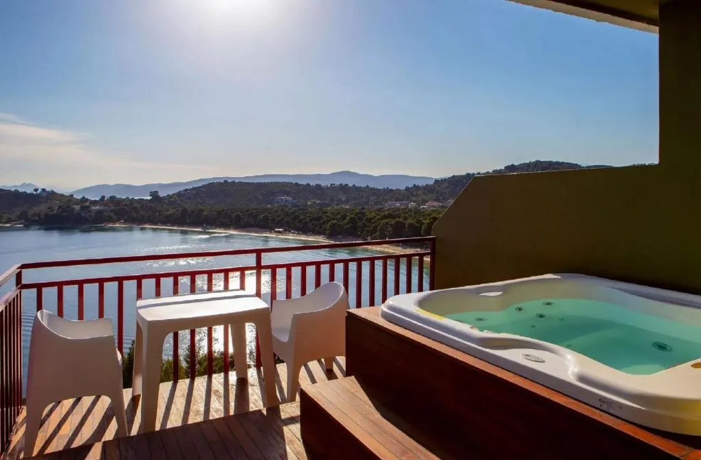 SUITE WITH JACUZZI Room, Skiathos Palace, Skiathos