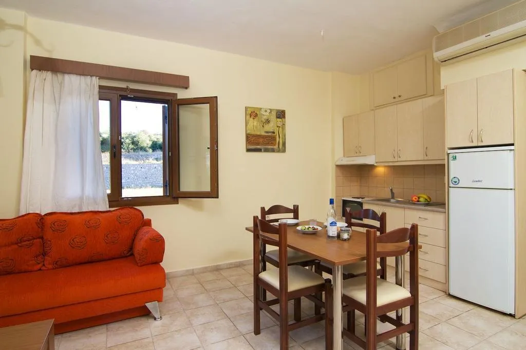 APARTMENT WITH DOUBLE BED Room, Nisi Apartments, Crete