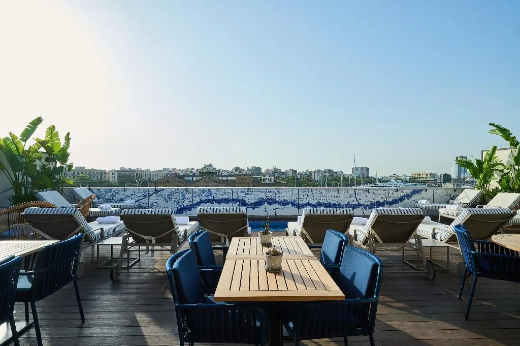 Pool, H10 Port Vell, Barcelona