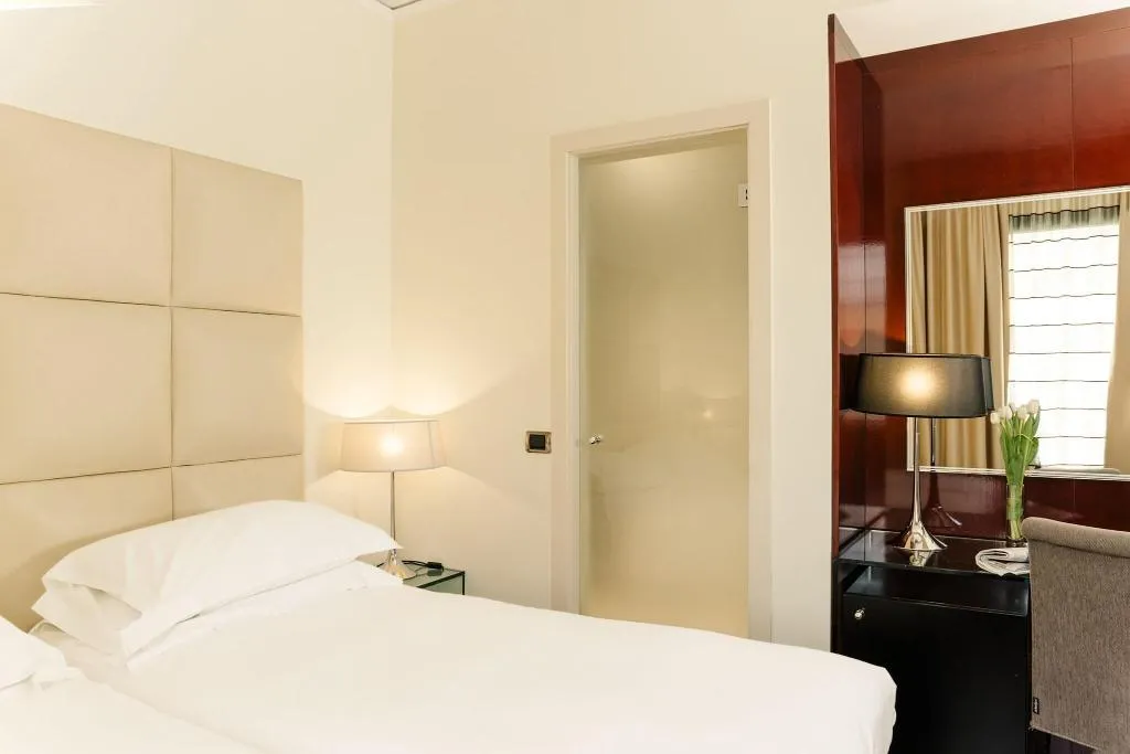 TWIN CLASSIC Room, Cosmopolitan Hotel, Florence