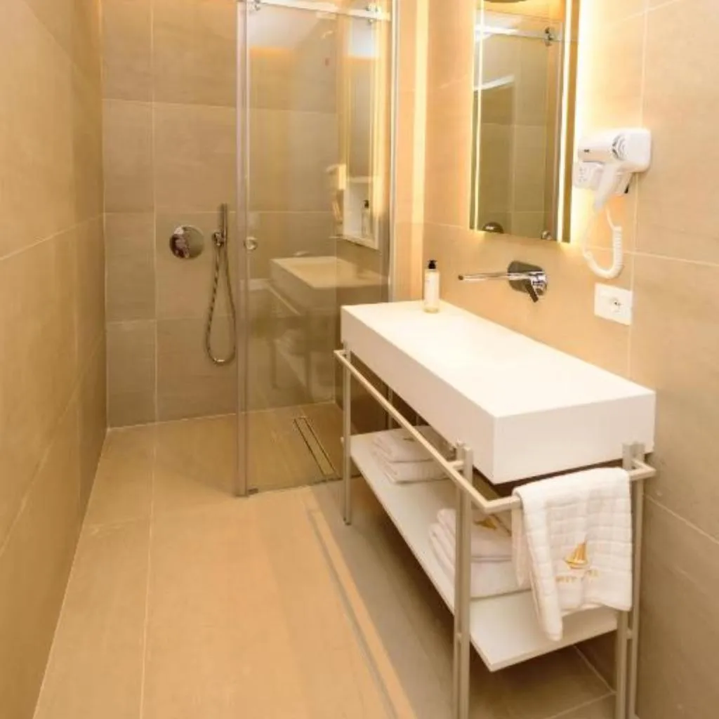 TWIN DELUXE WITH TERRACE Room, Navy Hotel, Kavaje
