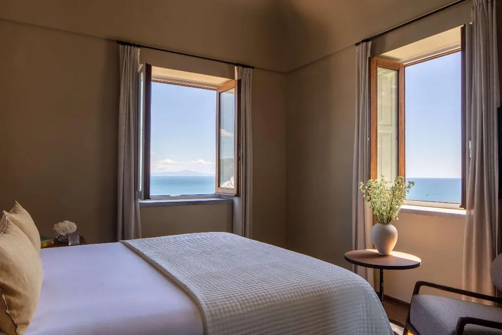 Room, Anantara Convento di Amalfi Grand Hotel, Naples