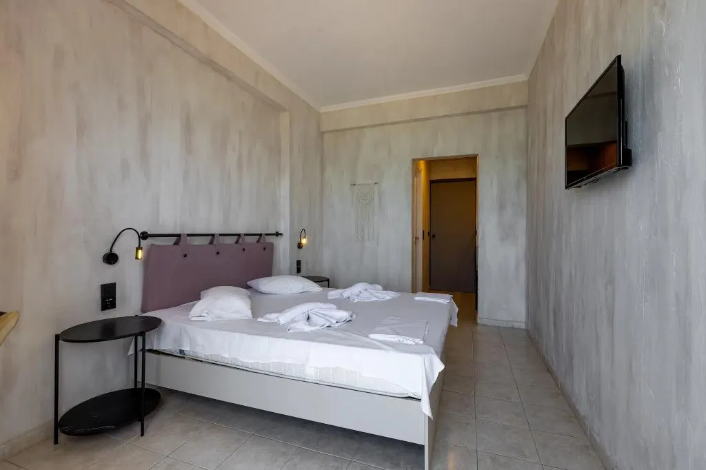 Room WITH PRIVATE POOL Room, Argassi Beach Hotel, Zante