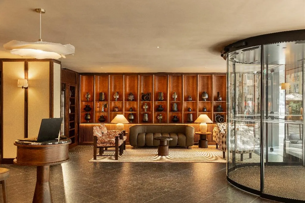 Lobby, Evolution Valbom, Lisbon