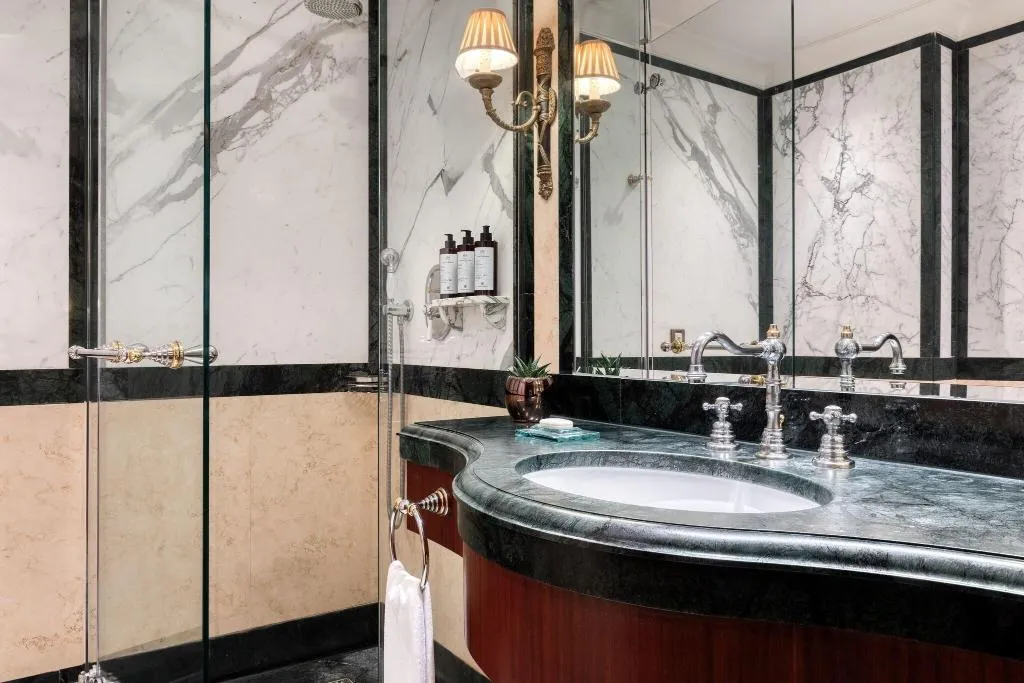 TWIN DELUXE CITY VIEW Room, Grande Bretagne, A Luxury Collection Hotel, Athens