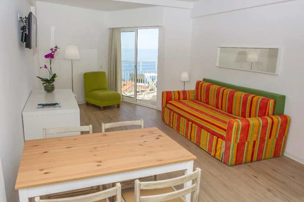 APARTMENT CAPACITY 4 Room, Florasol Residence Hotel, Madeira