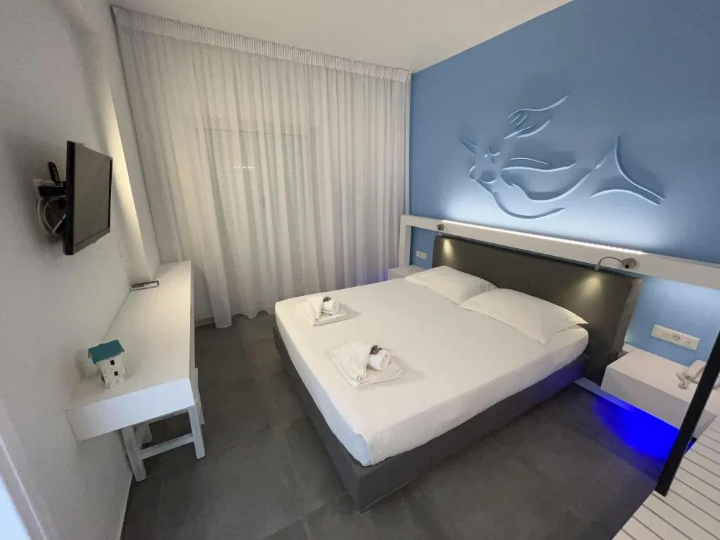 Room, Niriides Hotel, Crete
