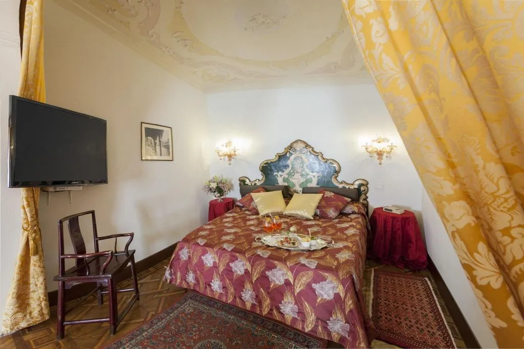 SUITE SUPERIOR WITH VIEWS Room, Palazzetto Pisani, Venice