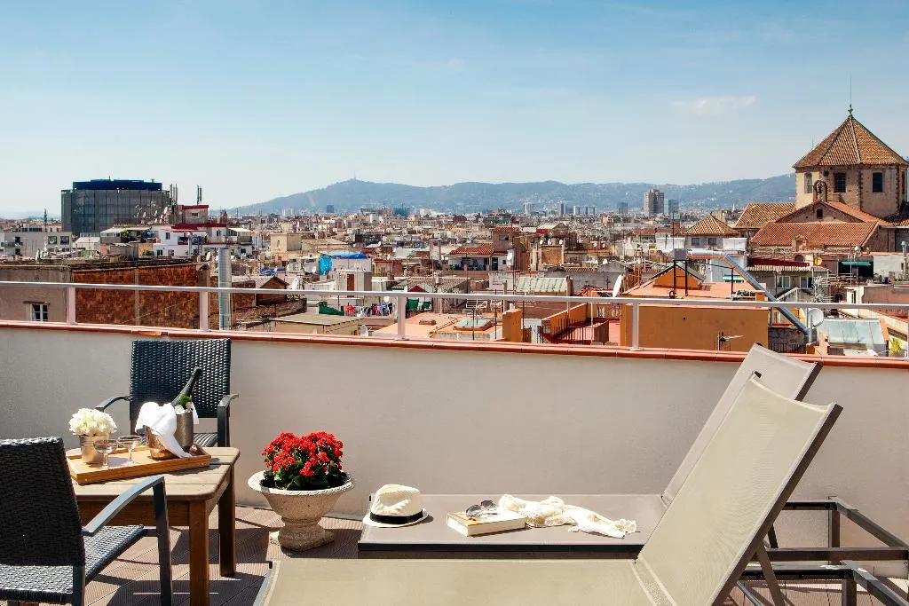 DOUBLE SUPERIOR WITH TERRACE Room, Gaudi, Barcelona