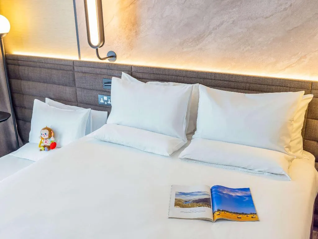 DOUBLE SUPERIOR Room, Novotel Valencia Lavant, Valencia