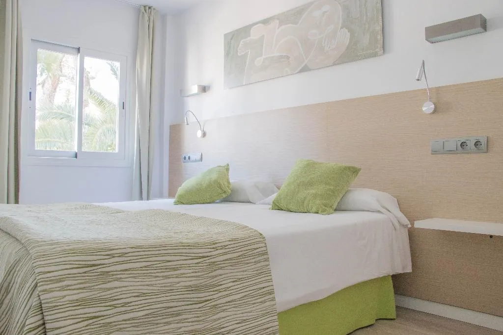 APARTMENT CAPACITY 1 ONE BEDROOM Room, Houm Plaza Son Rigo, Majorca