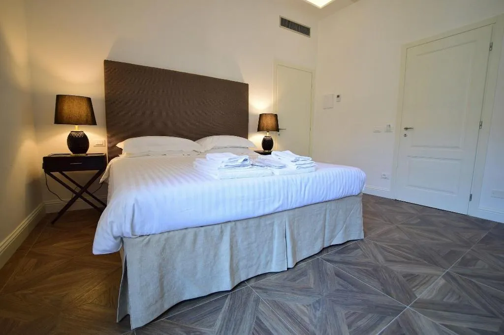 Room, Kf Deluxe B B, Florence