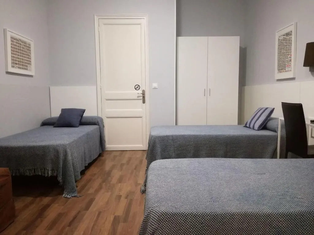 Room, Hostal Lesseps, Barcelona