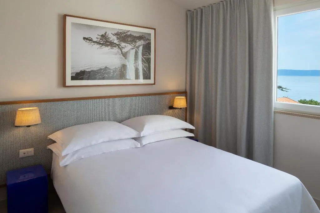 JUNIOR SUITE SIDE SEA VIEW WITH BALCONY Room, Bluesun Holiday Village Afrodita, Split