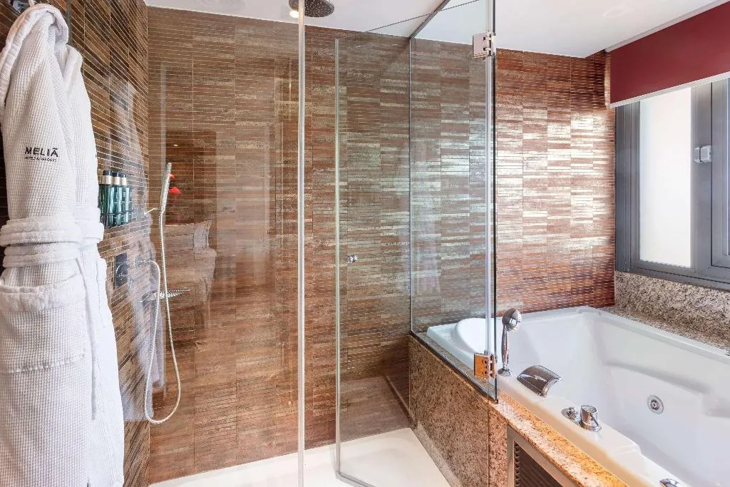 DOUBLE SINGLE USE PREMIUM Room, Melia Madrid Princesa, Madrid