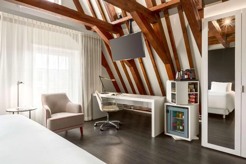 DOUBLE PREMIUM Room, NH Collection Amsterdam Barbizon Palace, Amsterdam