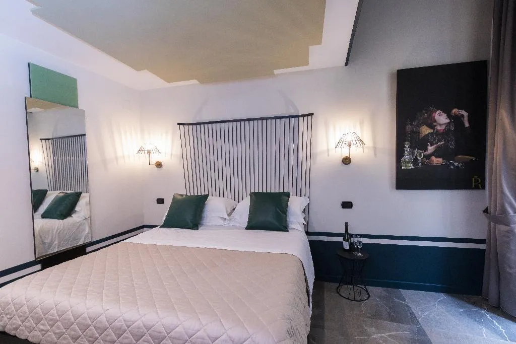 APARTMENT SUPERIOR Room, Il salotto della regina, Naples
