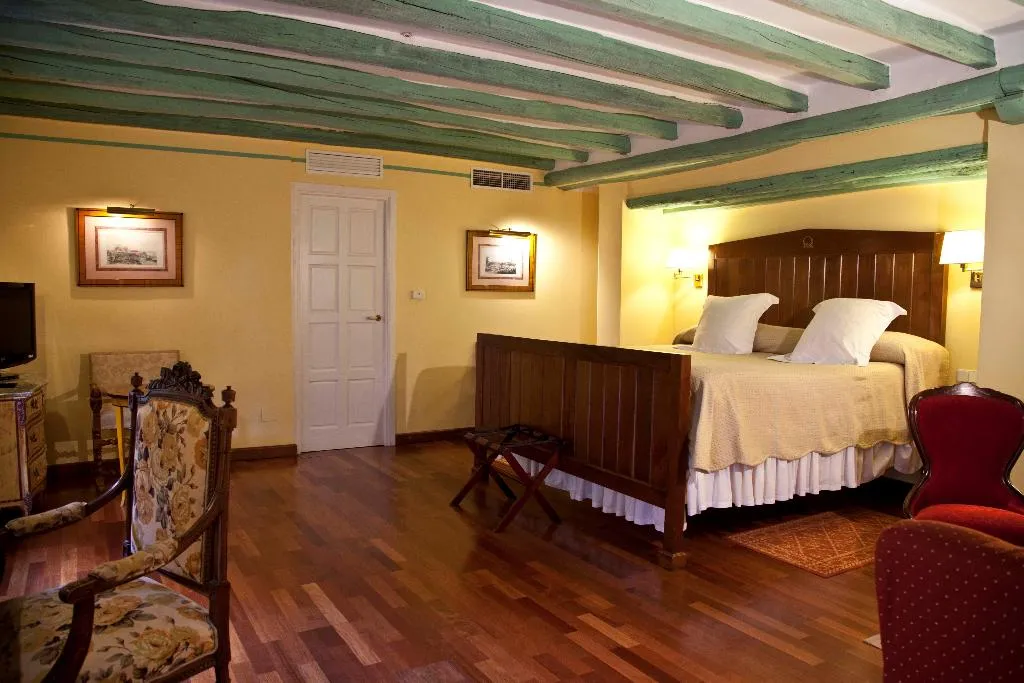 JUNIOR SUITE STANDARD Room, Casas de la Juderia, Seville