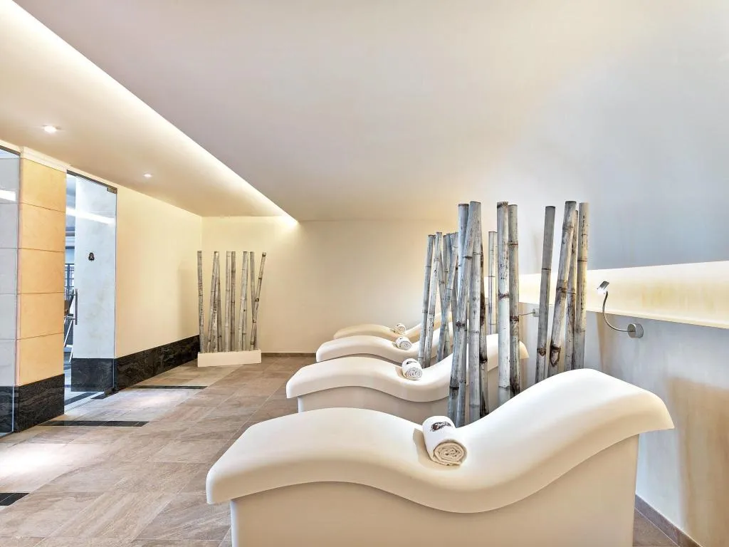 Sports and Entertainment, The St. Regis Mardavall Resort, Majorca