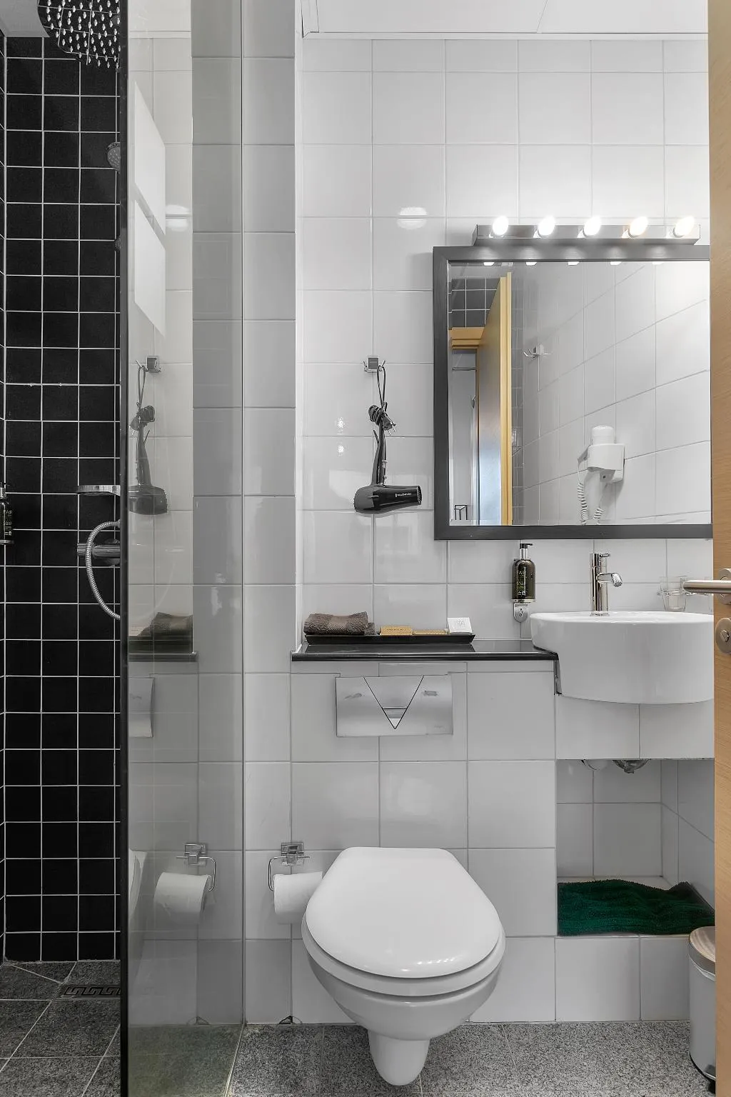 DOUBLE STANDARD Room, City Center Hotel, Reykjavik