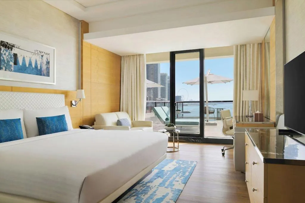 QUADRUPLE SEA VIEW Room, Marriott Resort Palm Jumeirah Dubai, Dubai