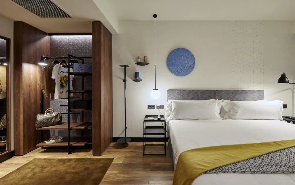 DOUBLE PREMIUM KING BED Room, Radisson Blu 1882 Hotel, Barcelona Sagrada Familia, Barcelona