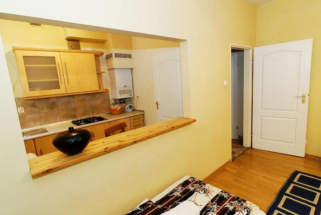 STUDIO CAPACITY 3 Room, P&J Tourist Apartments, Krakow