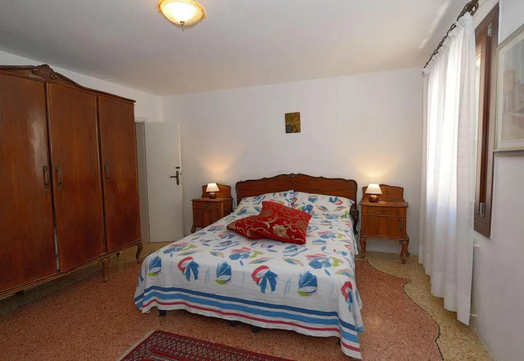 Room, Ca’ del Gallo, Venice