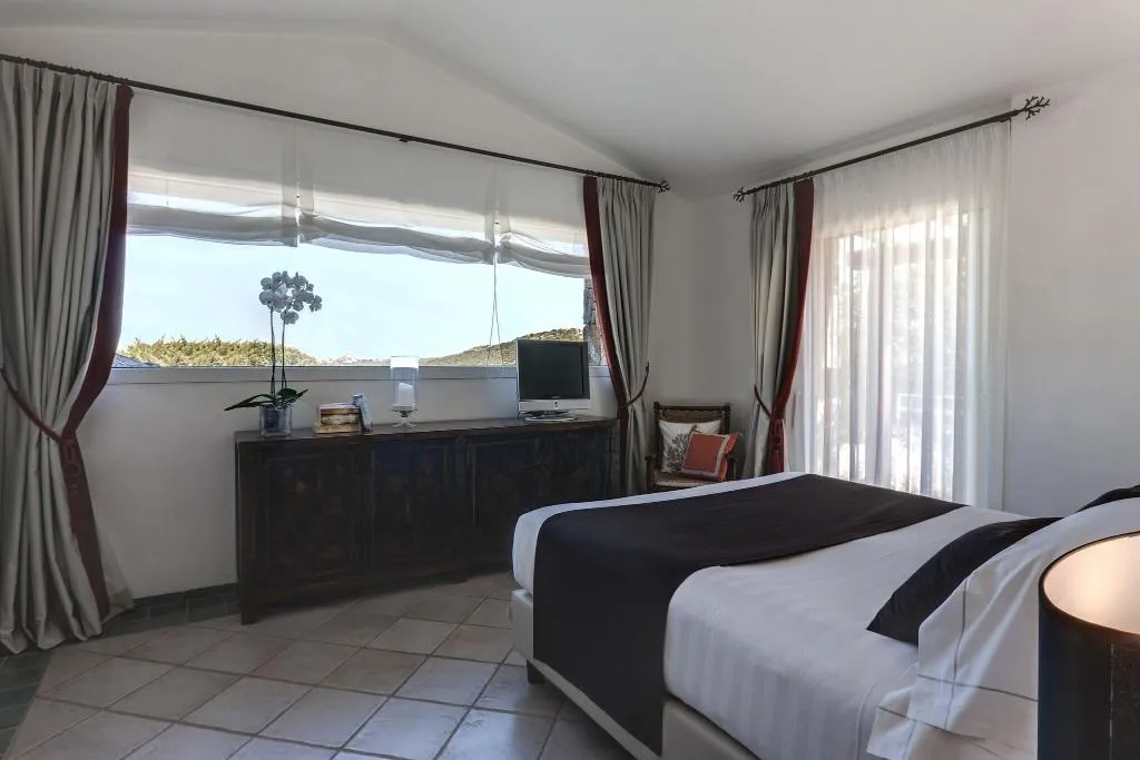 Room, L'Ea Bianca Luxury Resort, Olbia