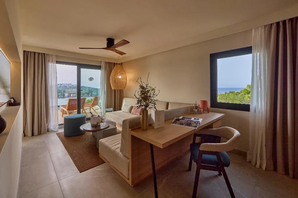 JUNIOR SUITE SEA VIEW Room, Purobeach Resort Santa Ponsa, Majorca