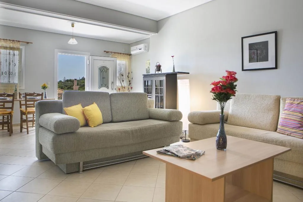 APARTMENT CAPACITY 6 Room, Evi's Garden, Kefallinia