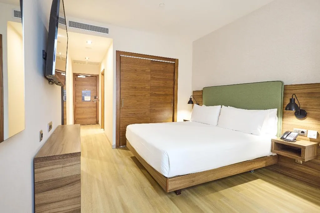 DOUBLE KING SIZE BED Room, Hilton Garden Inn Sevilla, Seville
