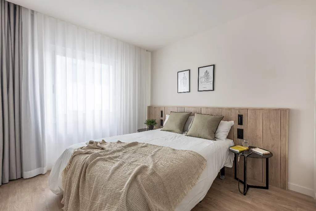 APARTMENT TWO BEDROOMS Room, Libere Madrid Chamberi, Madrid